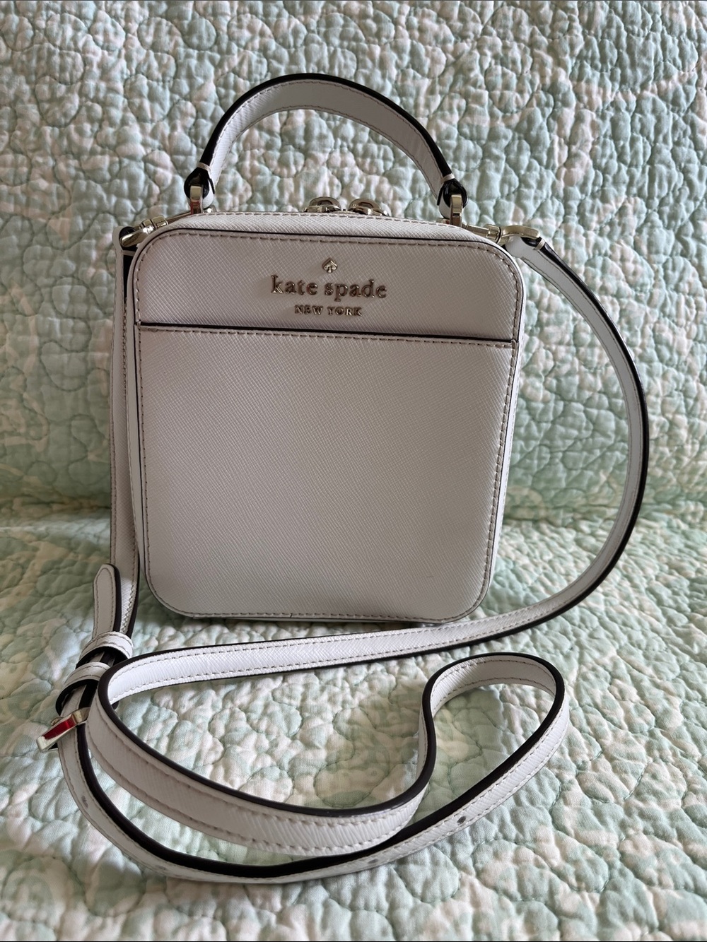 Kate Spade New York
DAISY VANITY CASE CROSSBODY